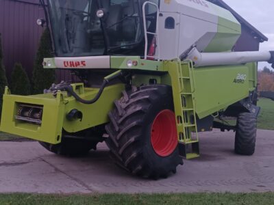 Claas Avero 240