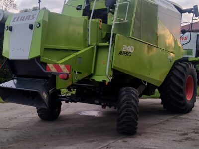 Claas Avero 240