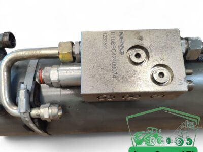 Siłownik poziomowania łyżki Claas Scorpion 6030 CP