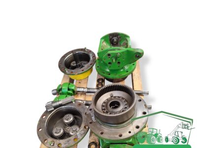 Zwrotnica Zwolnica Półoś RE65603 R112859 JOHN DEERE 7600 7700 7800