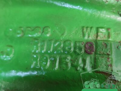 Zwrotnica Zwolnica Półoś RE65603 R112859 JOHN DEERE 7600 7700 7800