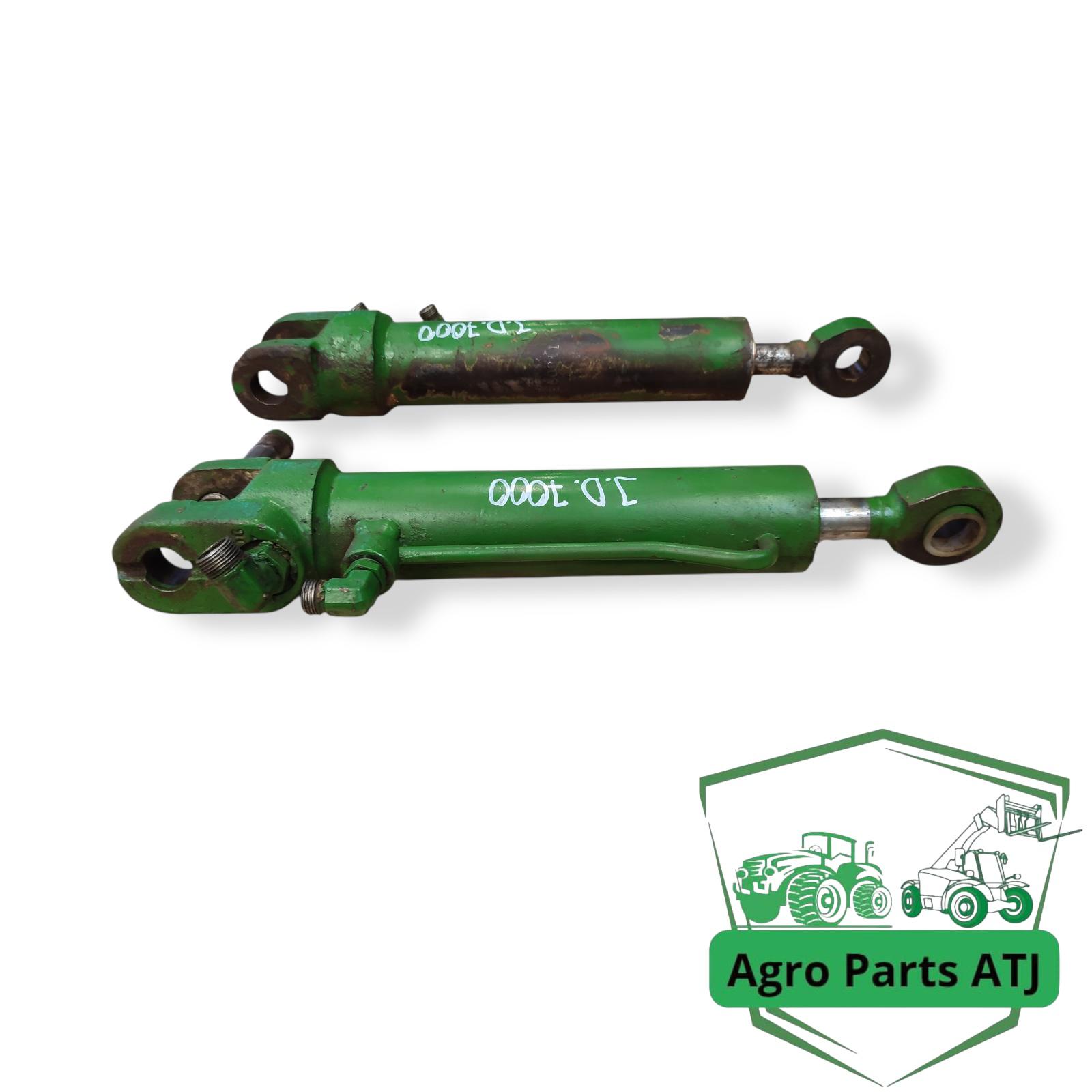 Siłownik hydrauliczny skrętu RE158651 John Deere 7700