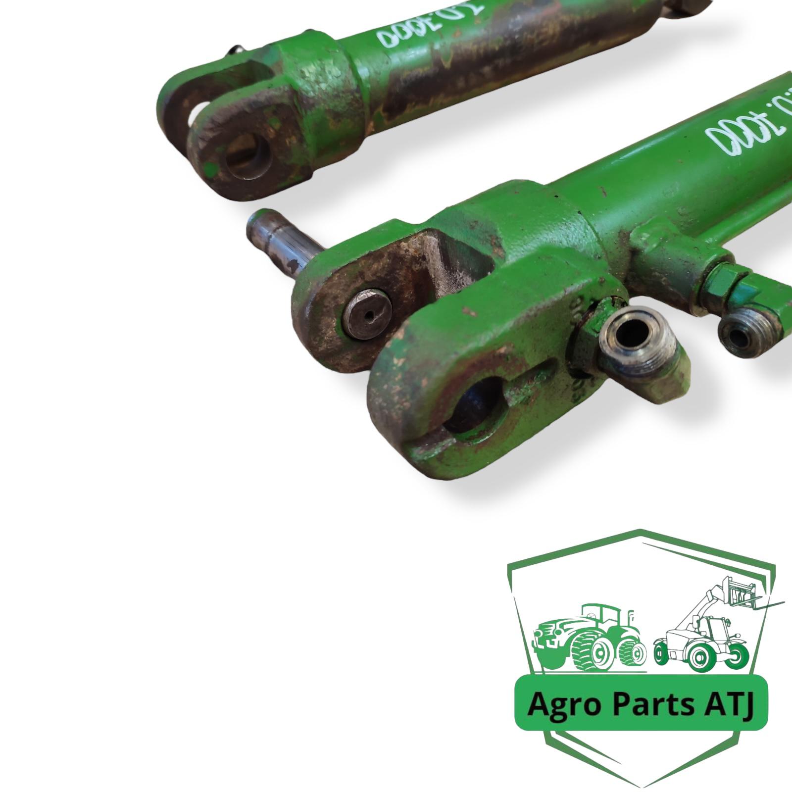 Siłownik hydrauliczny skrętu RE158651 John Deere 7700