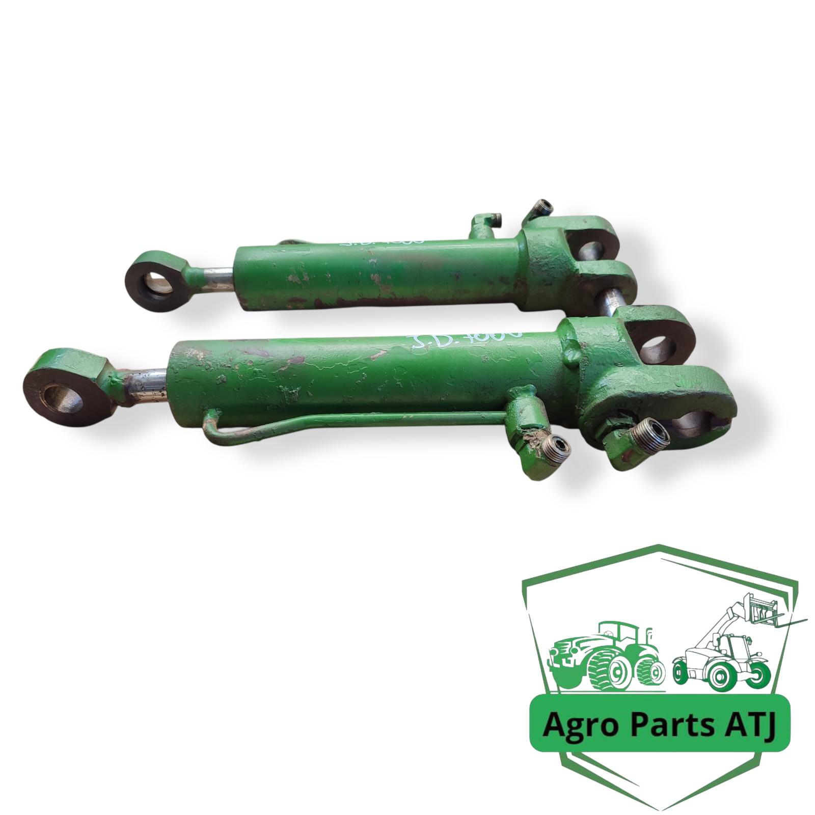 Siłownik hydrauliczny skrętu RE158651 John Deere 7700