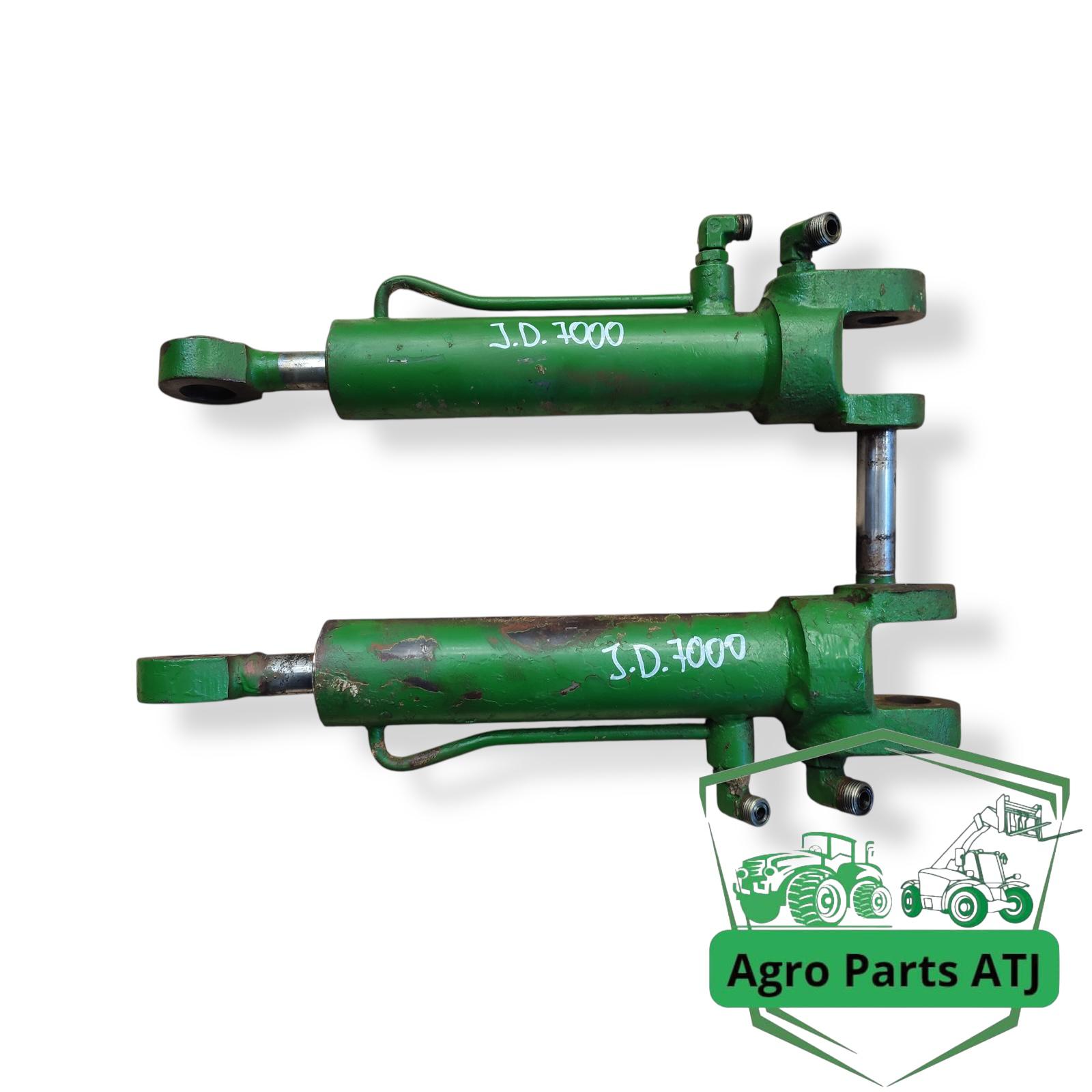 Siłownik hydrauliczny skrętu RE158651 John Deere 7700