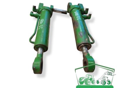 Siłownik hydrauliczny skrętu RE158651 John Deere 7700