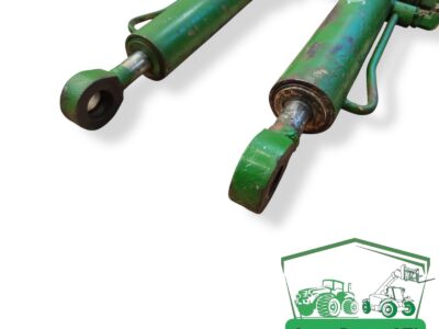 Siłownik hydrauliczny skrętu RE158651 John Deere 7700