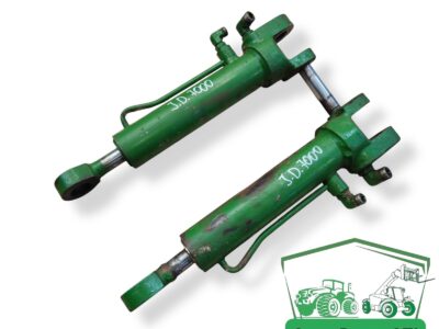 Siłownik hydrauliczny skrętu RE158651 John Deere 7700