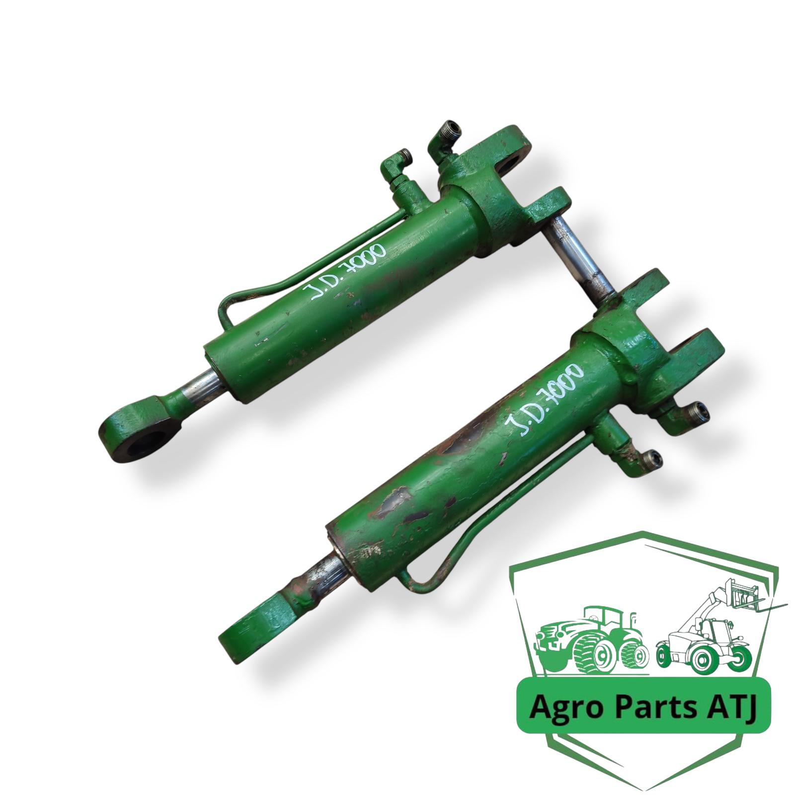 Siłownik hydrauliczny skrętu RE158651 John Deere 7700