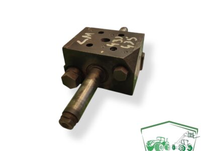 Zawór hydrauliczny rewersu skrzyni biegów New Holland LM 430