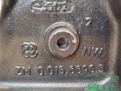 Plecak Podstawa Pompy Hydraulicznej ZM 001566905 Deutz-fahr Agrofarm 85