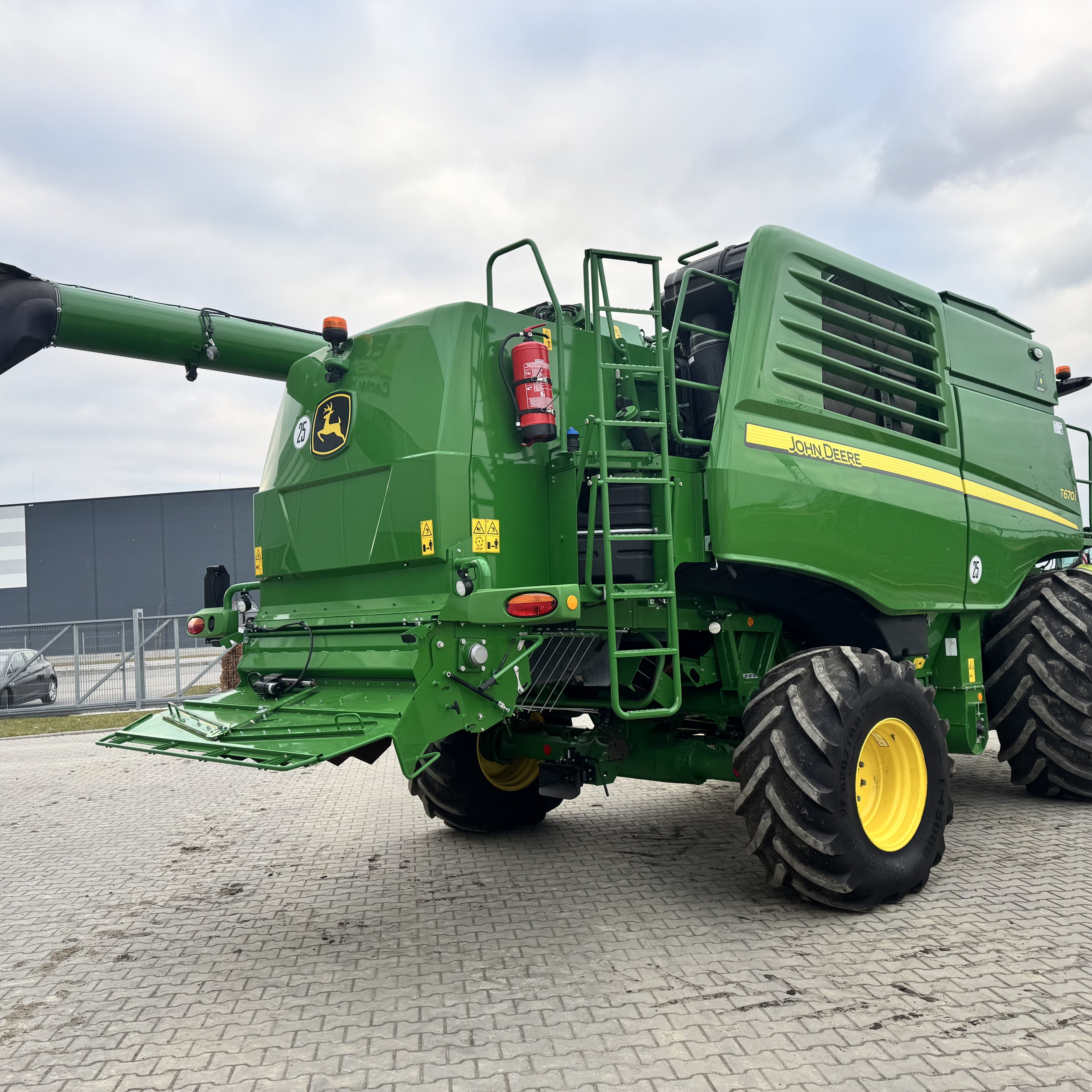 John Deere T 670