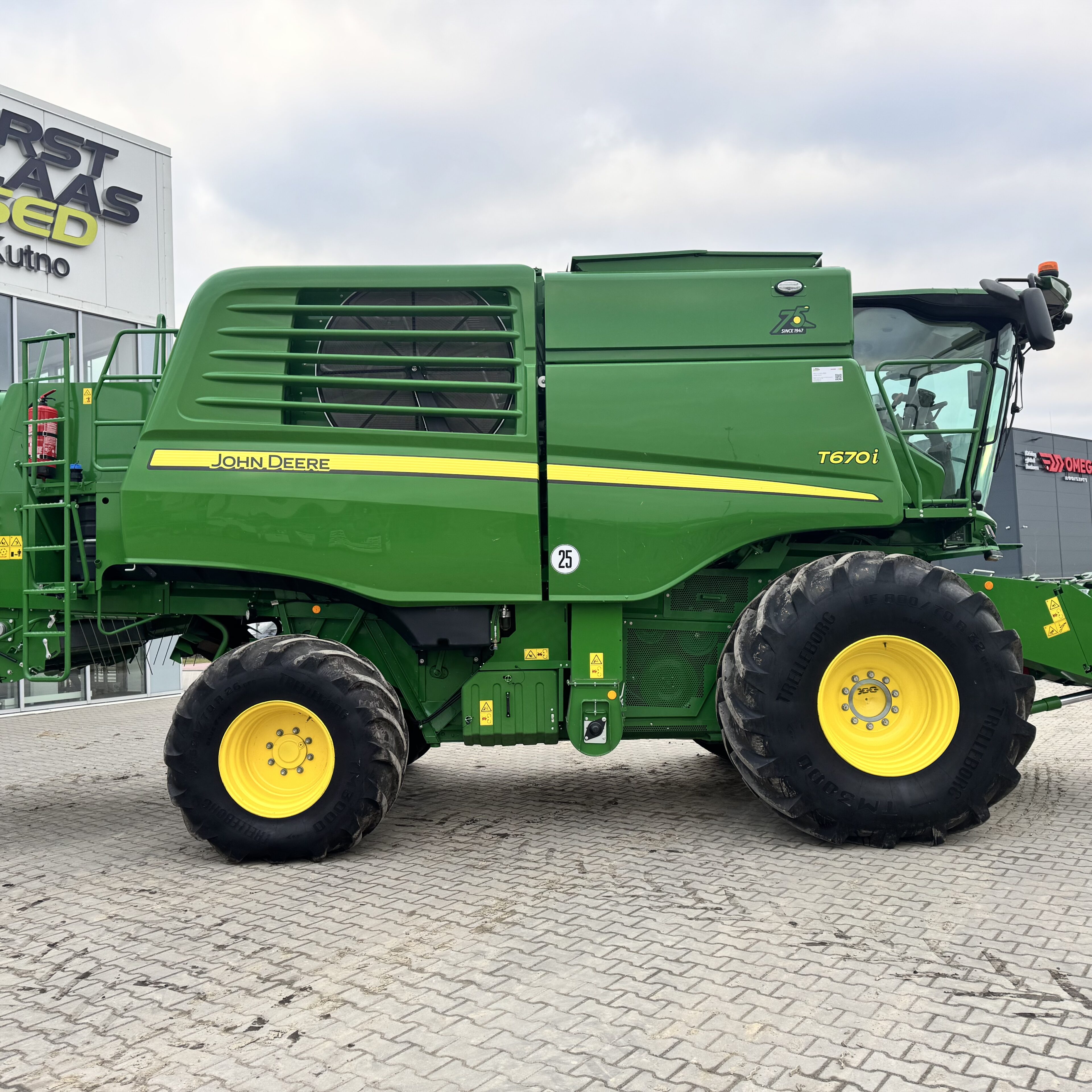 John Deere T 670