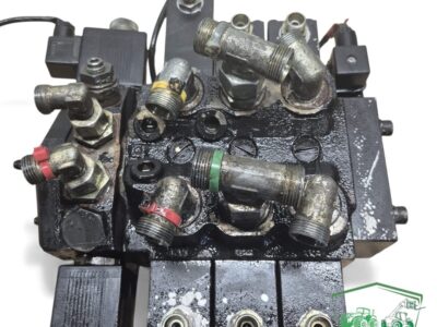 Rozdzielacz 200071943002 Bucher Weidemann 5625 CX80