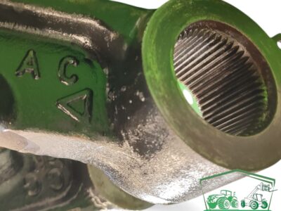 Ramiona Tylny TUZ 84371440 CNH Steyr 6175 CVT