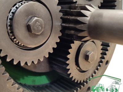 Zwolnica tylna Reduktor Piasta R126430 R126431 John Deere 6830 6920