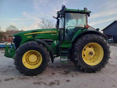 John Deere 7930