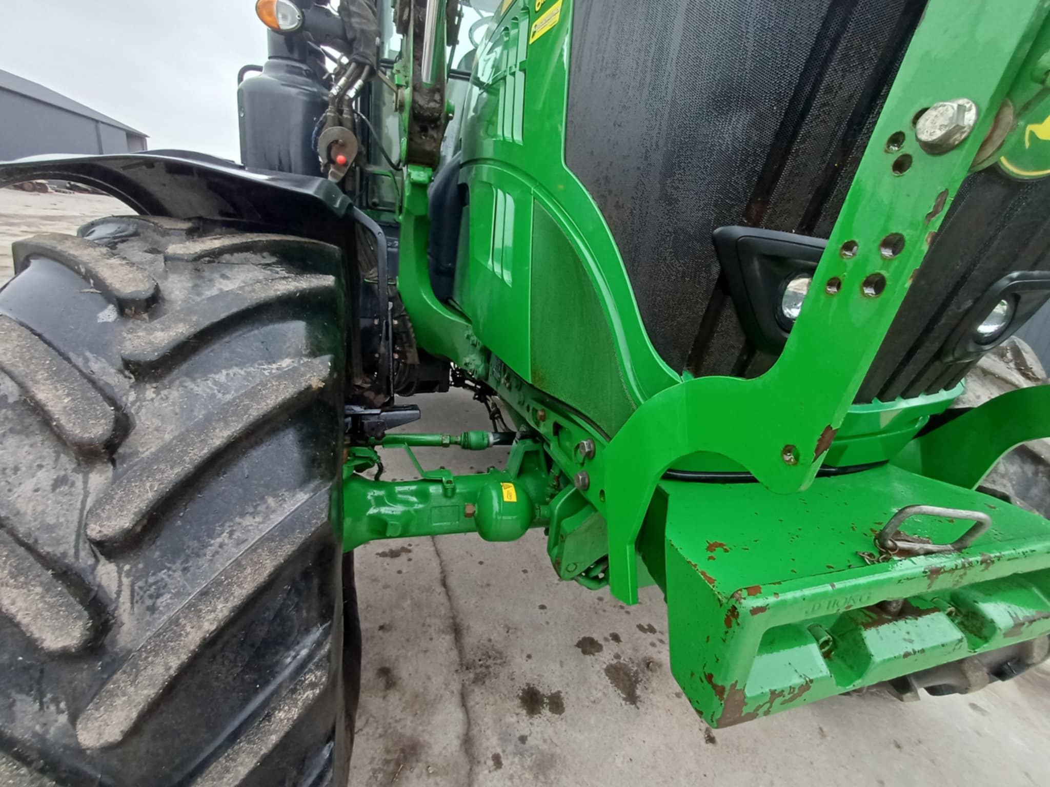 John Deere 6175 M z ładowaczem