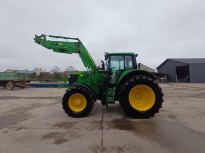 John Deere 6175 M z ładowaczem