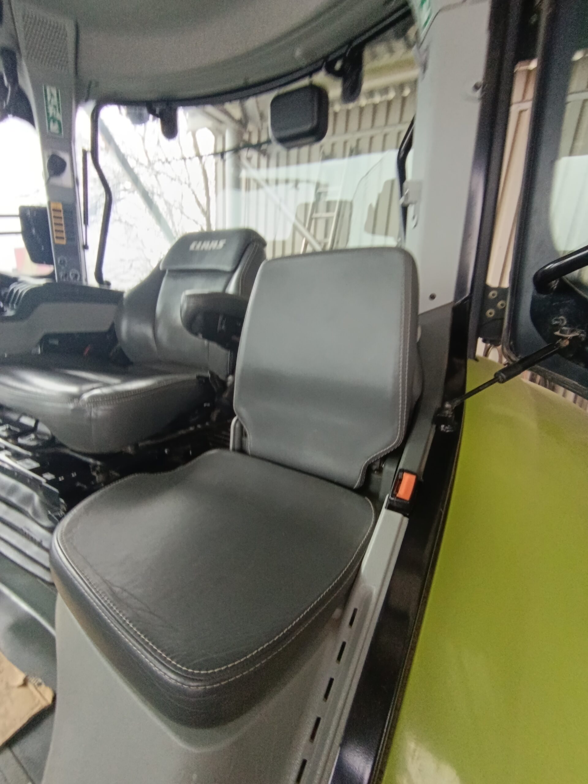 Ciągnik rolniczy Claas Axion 950 2018r