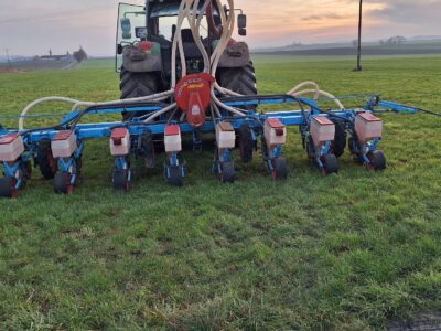 Siewnik do kukurydzy Monosem 8 rzędów. Talerzowy