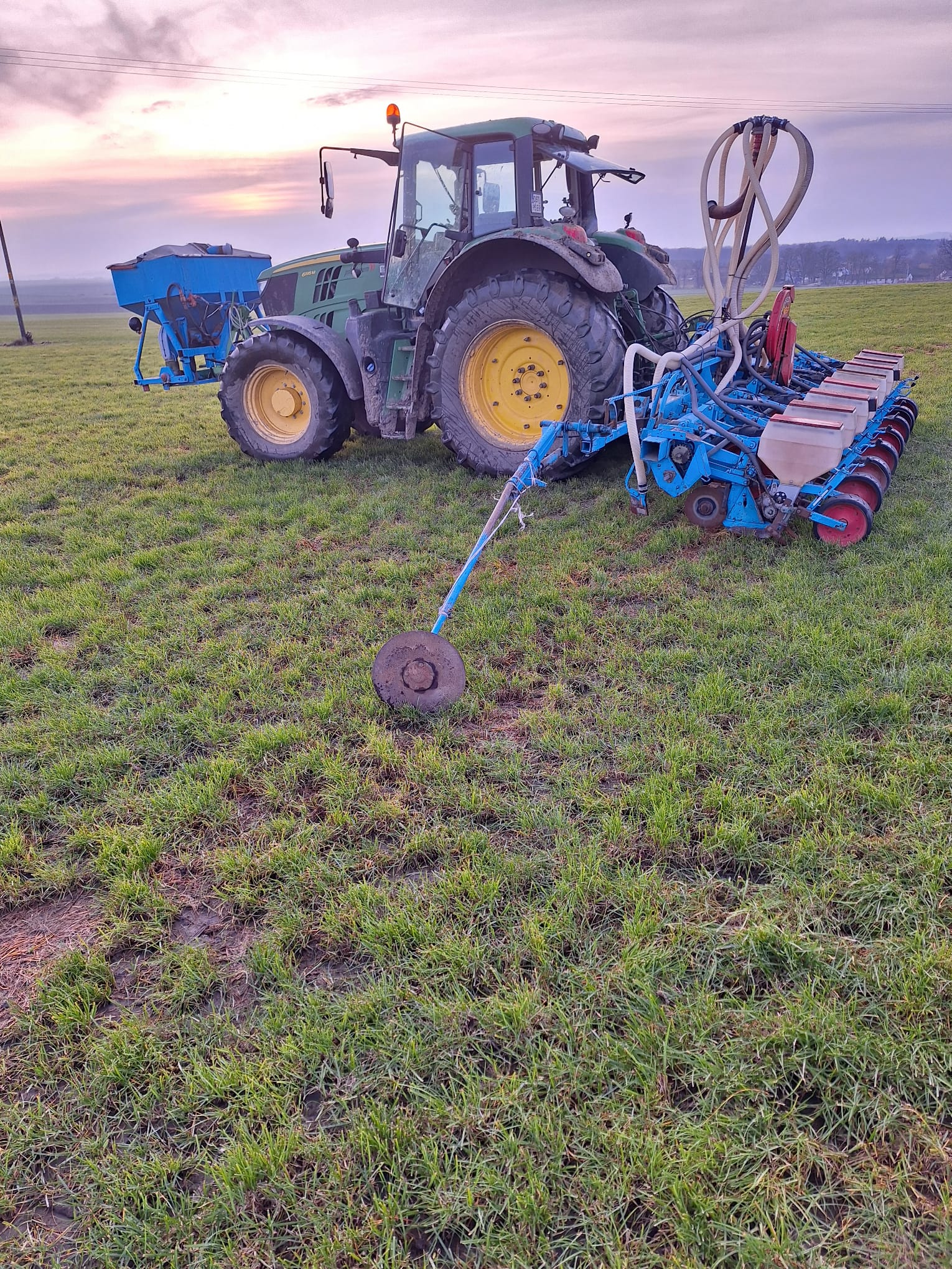 Siewnik do kukurydzy Monosem 8 rzędów. Talerzowy