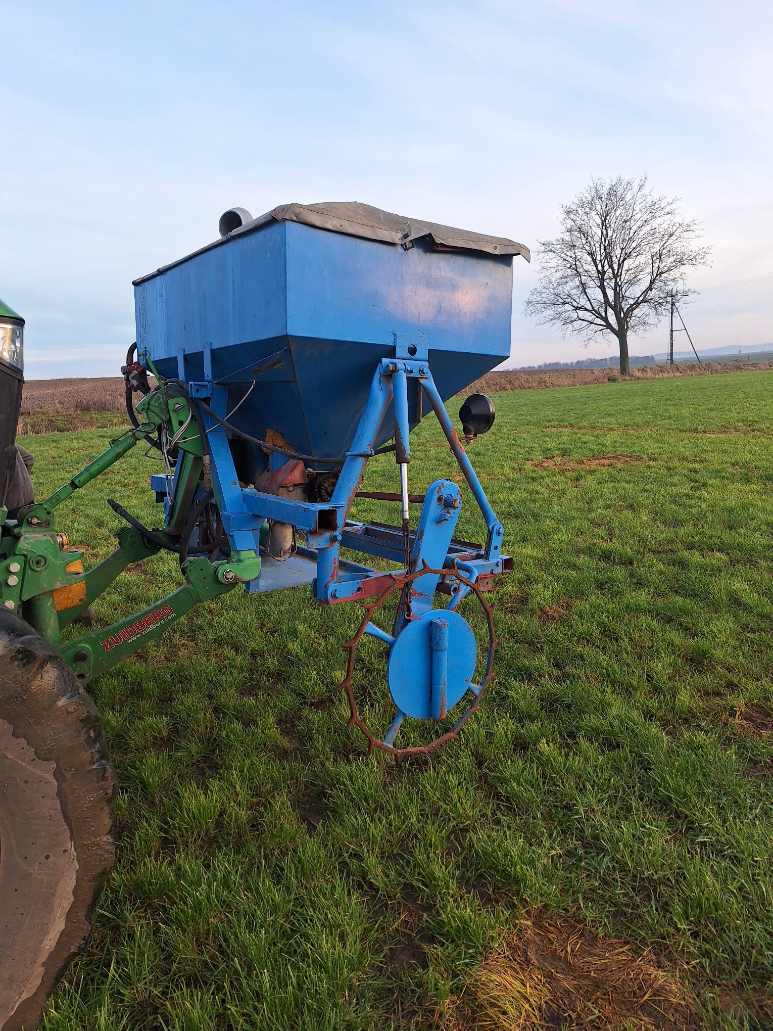 Siewnik do kukurydzy Monosem 8 rzędów. Talerzowy