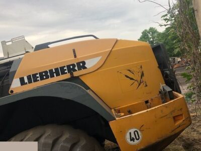 Liebherr 564 - Pokrywa Silnika