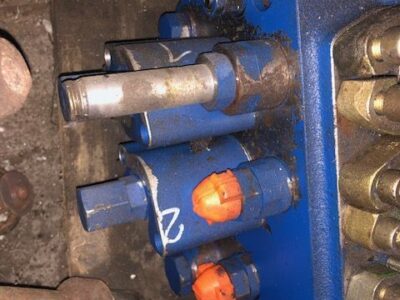 Liebheer L550 - Rozdzielacz Hydrauliczny