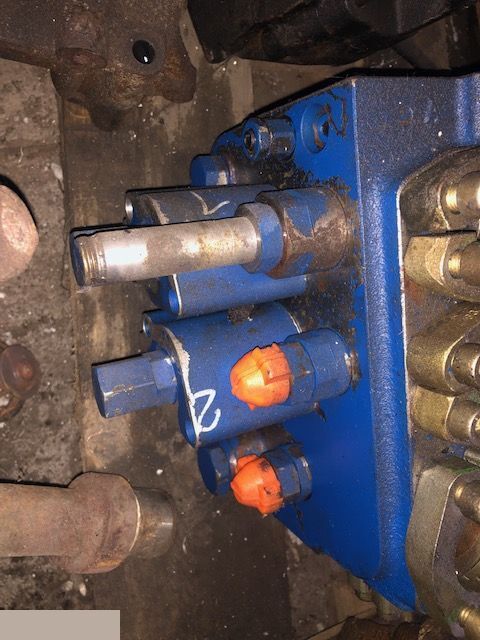 Liebheer L550 - Rozdzielacz Hydrauliczny