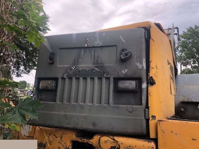 Liebherr 564 - Pokrywa Silnika