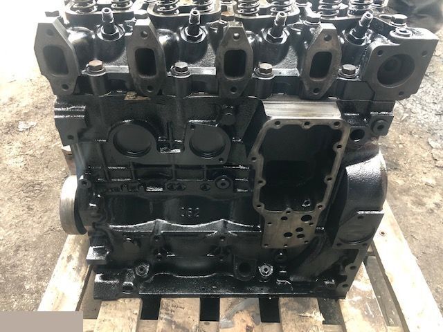 New Holland LM - Silnik [CZĘŚCI]