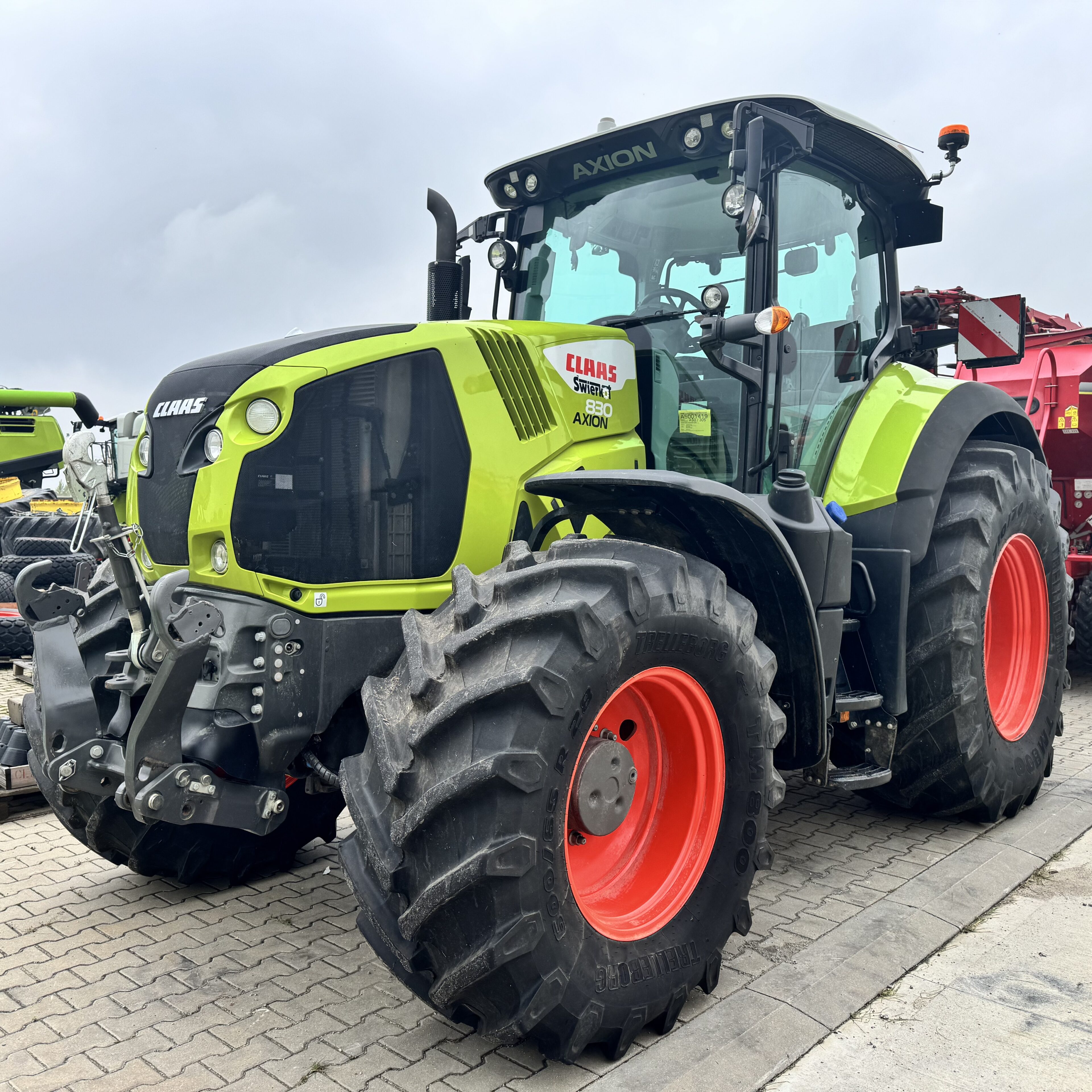 CLAAS AXION 830