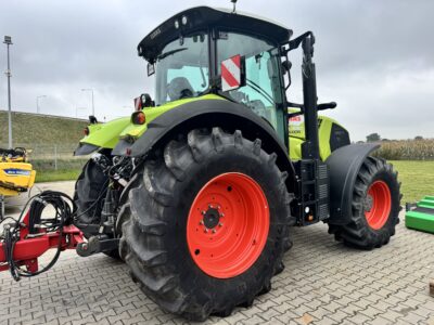 CLAAS AXION 830