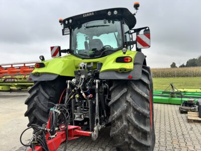 CLAAS AXION 830