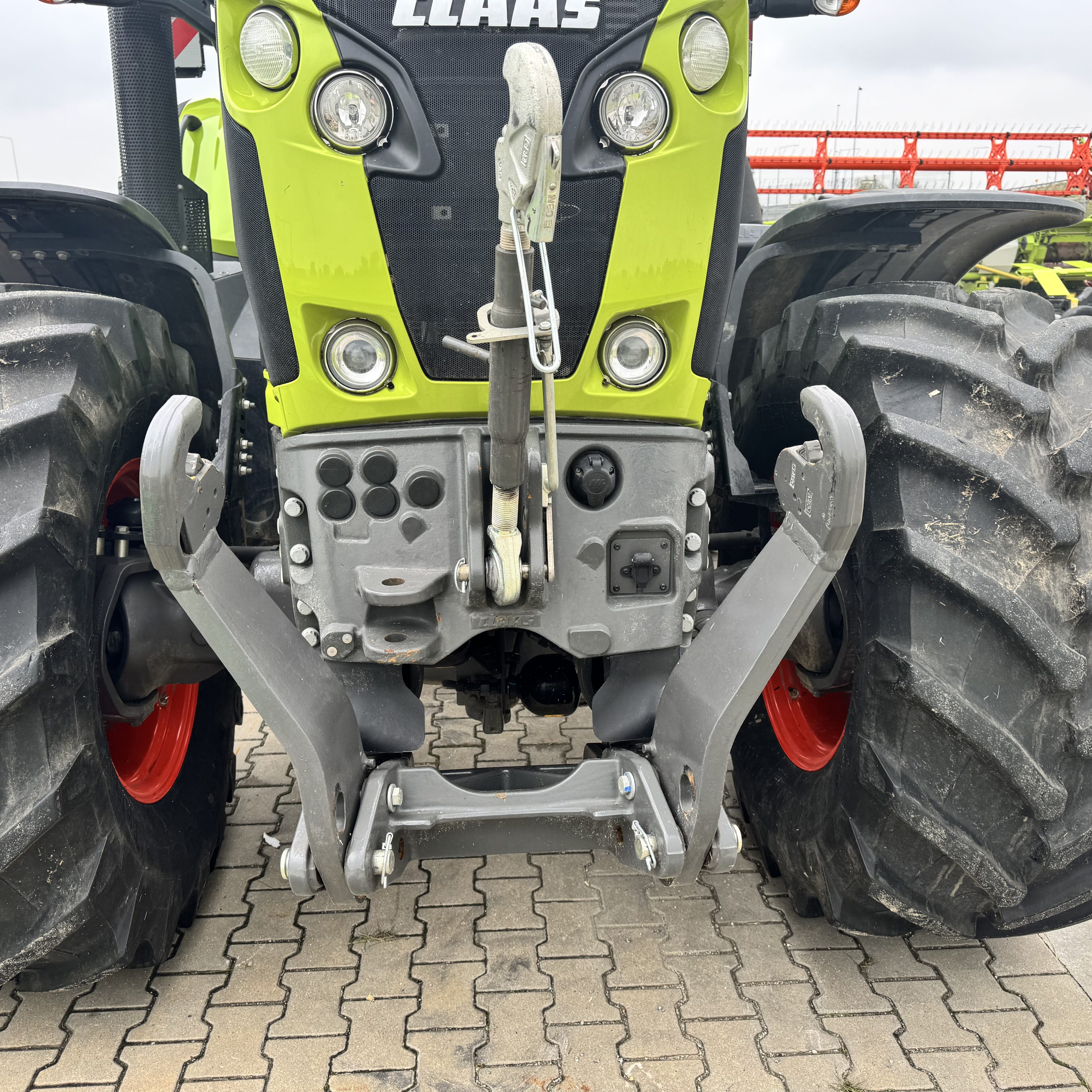 CLAAS AXION 830