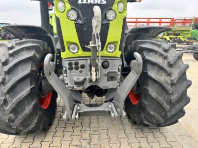 CLAAS AXION 830