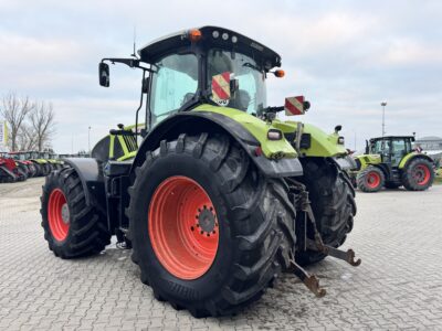 CLAAS AXION 920