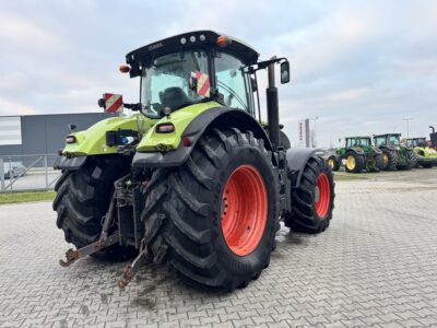 CLAAS AXION 920