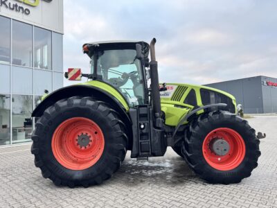 CLAAS AXION 920