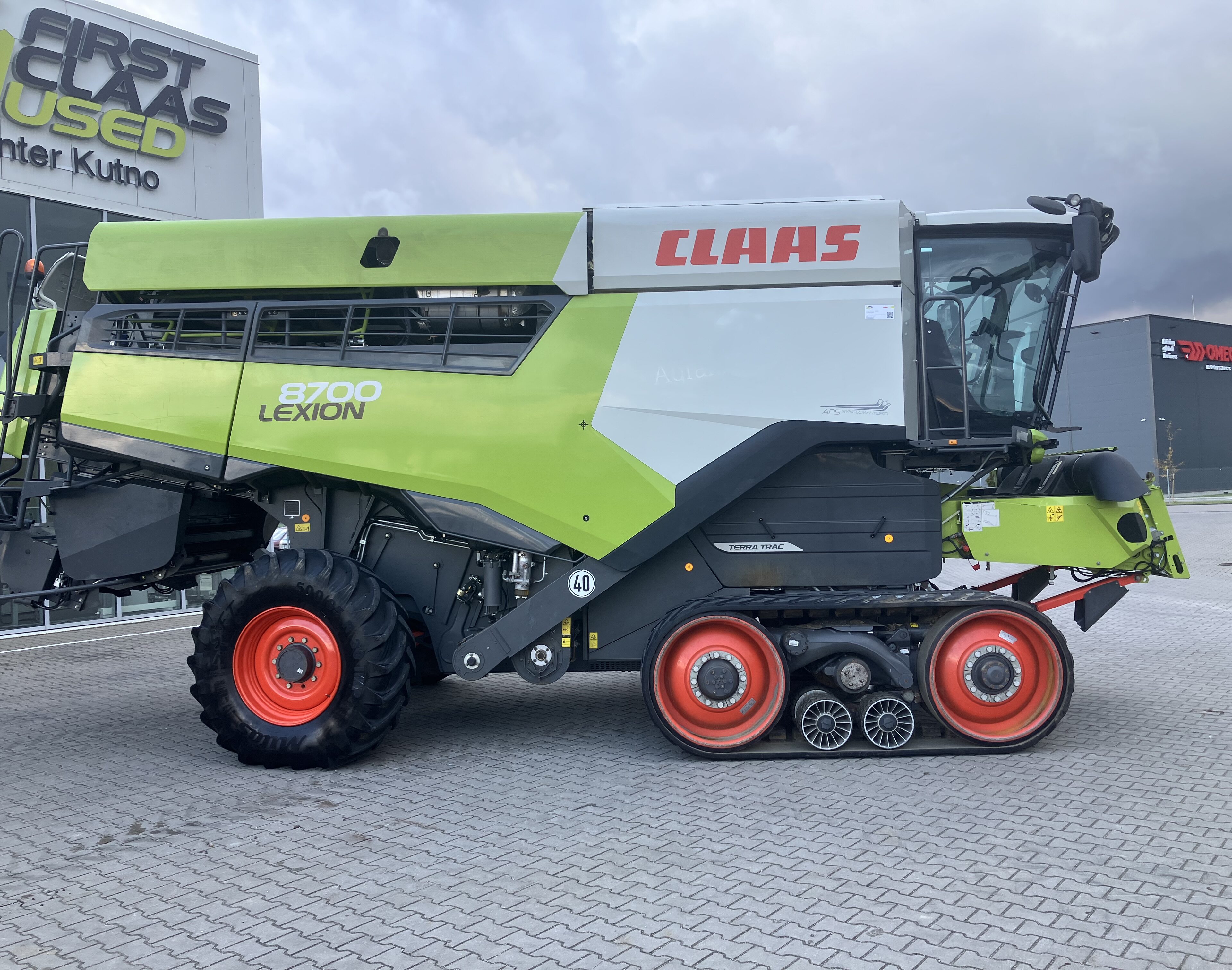 CLAAS LEXION 8700 TERRA TRAC