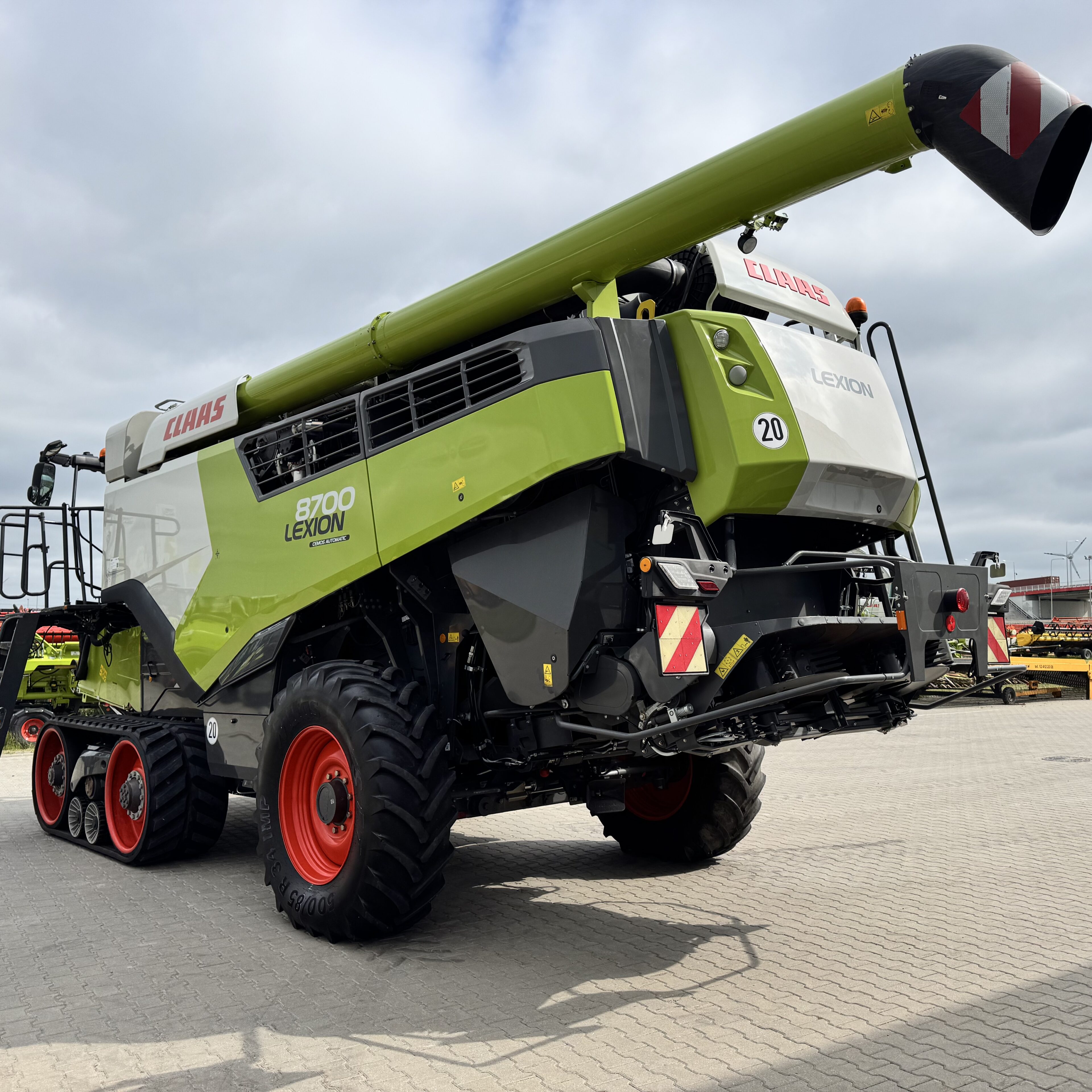 CLAAS LEXION 8700 TERRA TRAC