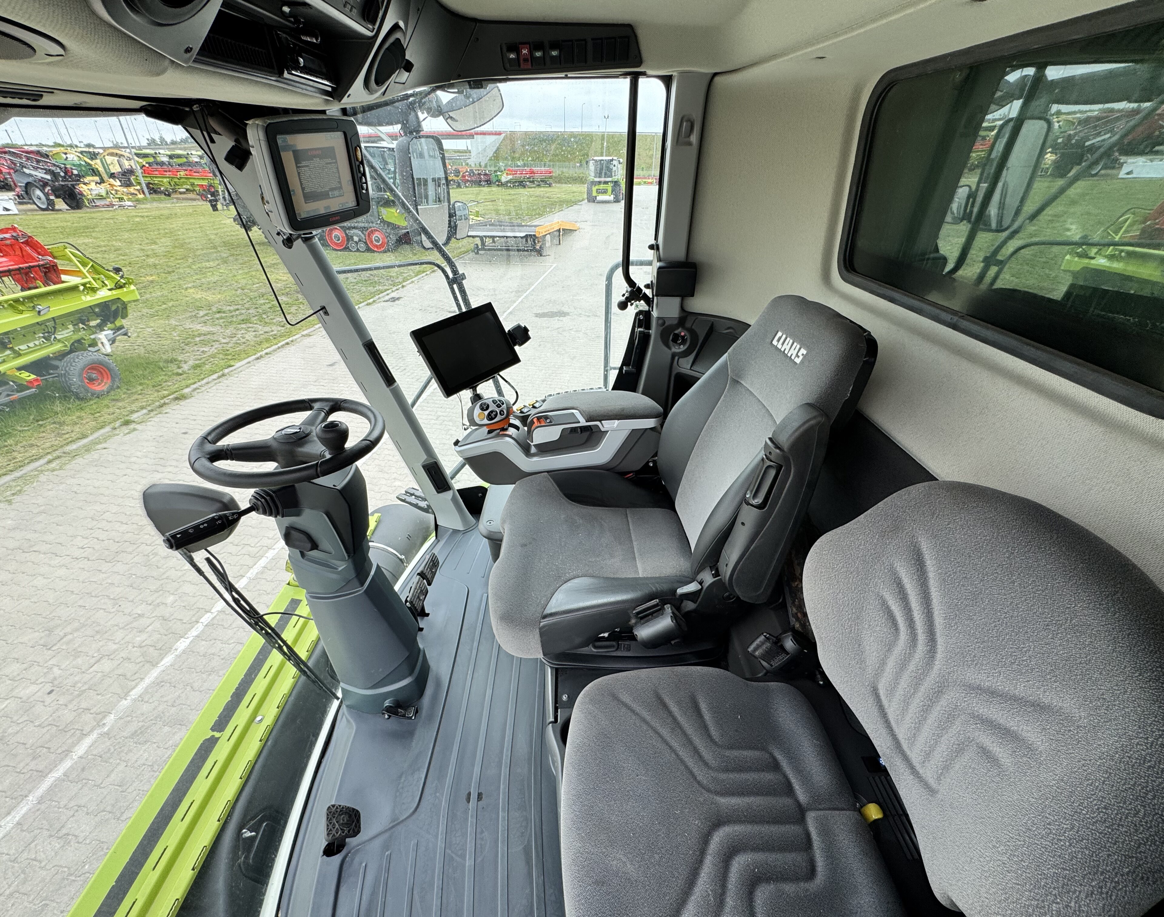 CLAAS LEXION 8700 TERRA TRAC