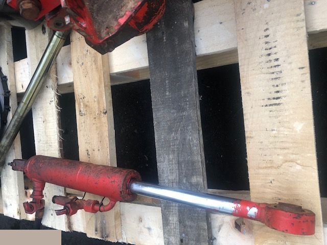 Manitou Carraro - Siłownik Skrętu