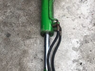 John Deere 4400 Matbro ts 270 - Siłownik Wychyłu Łyźki