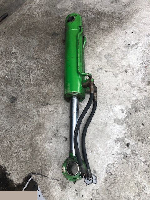 John Deere 4400 Matbro ts 270 - Siłownik Wychyłu Łyźki