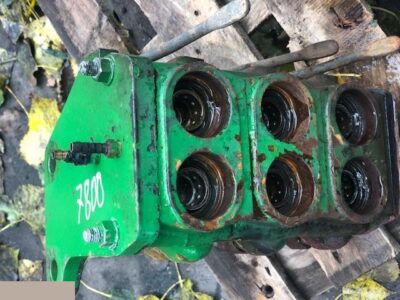 John Deere 7700 - Gniazda Hydrauliczne