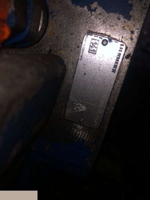 Liebheer L550 - Rozdzielacz Hydrauliczny