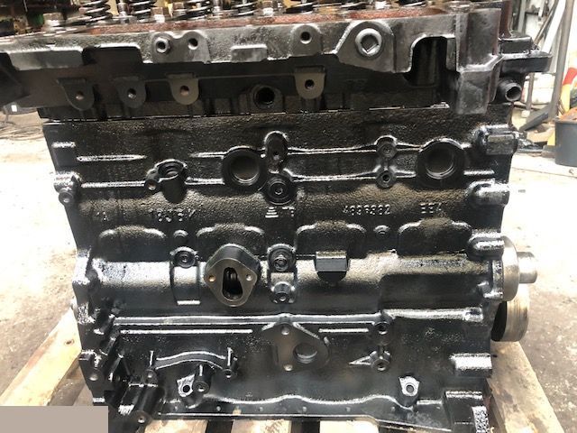 New Holland LM - Silnik [CZĘŚCI]