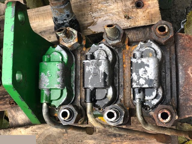 John Deere 7700 - Gniazda Hydrauliczne